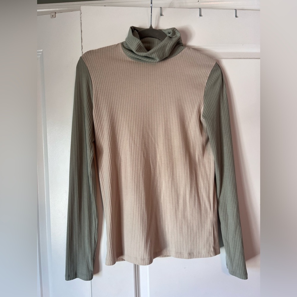 Madewell two tone turtleneck